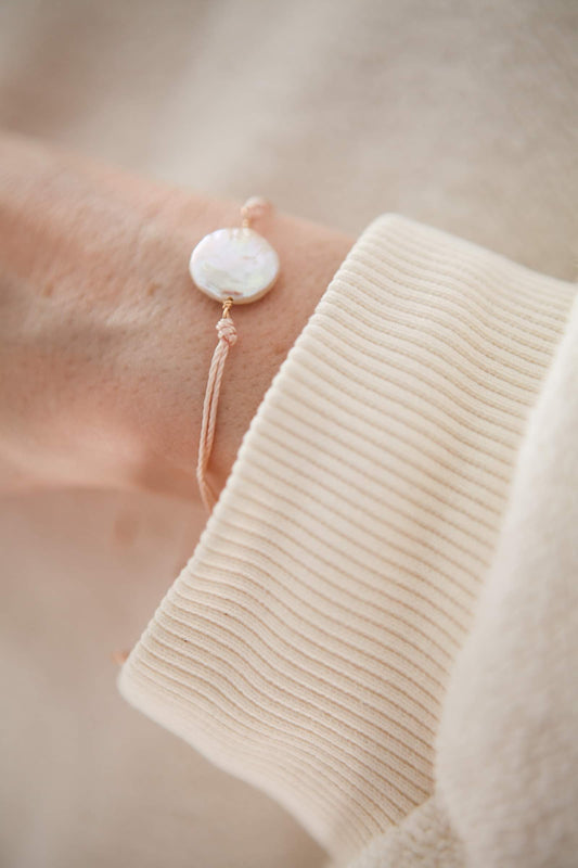 Bracelet avec une perle d'eau douce